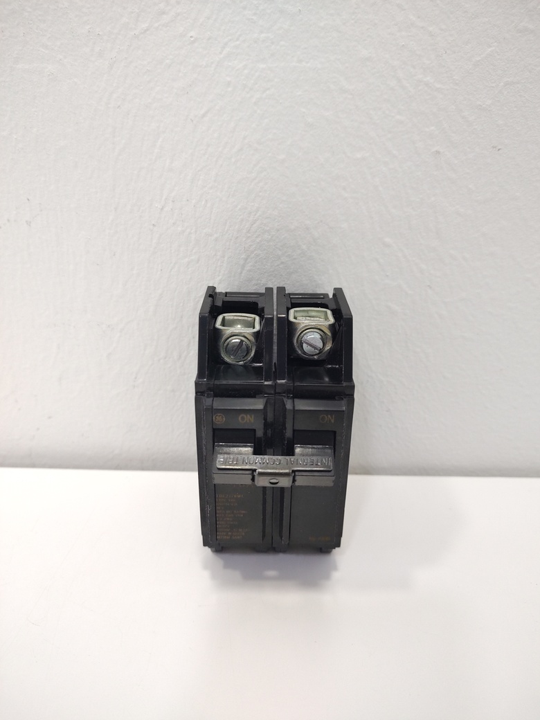 Breaker Superficial 2x70amp, General Electric (cod.2343) - Imagen 3