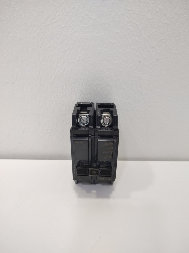 Breaker Superficial 2x70amp, General Electric (cod.2343) - Imagen 2